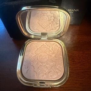 Dolce & Gabbana Baroque Lights highlighting powder, Opulent pink. New in box